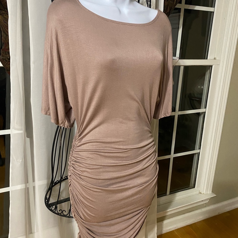 DRESS. FITTED. TRENDY. Comfortable.👗👗